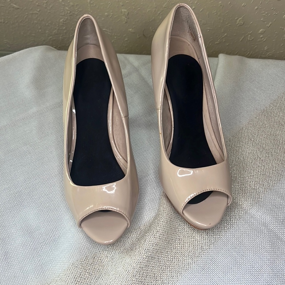 ALDO peep toe platform shoes size 9